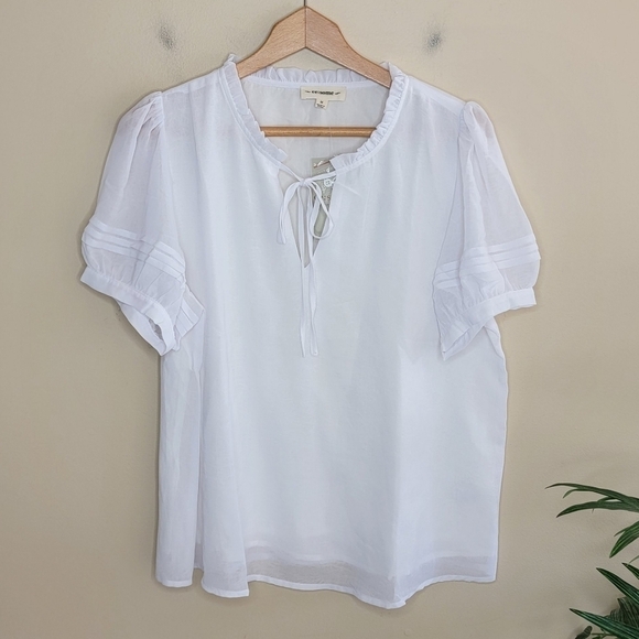 NWT ee:some White Short Sleeve Blouse with Ruffle Collar & Tie Neck Size Medium - Picture 1 of 4